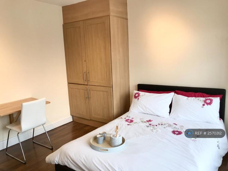 1 bedroom in Francis Road, Harrow, HA1 (#2570312)