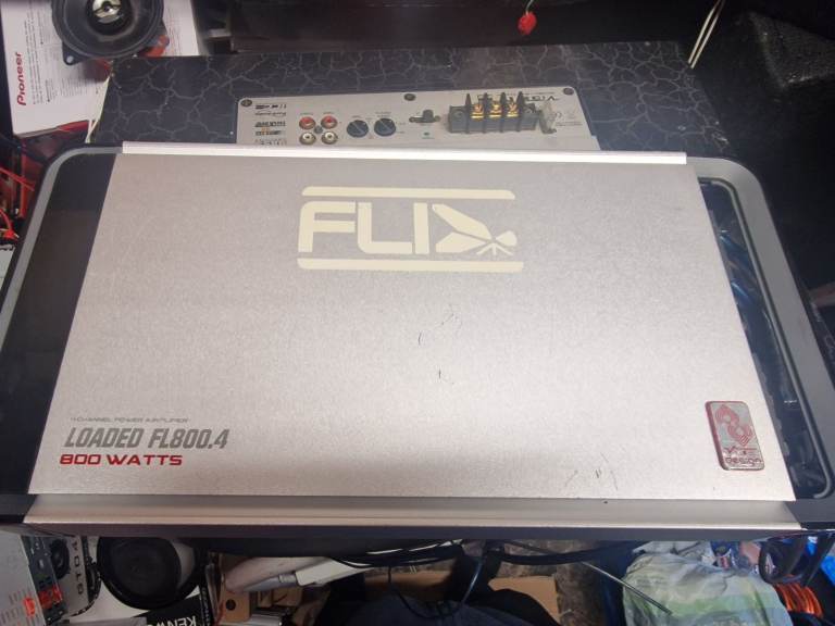 FLI 4 CHANNEL 800 WATTS AMPLIFIER 
