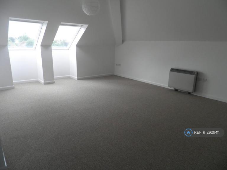 1 bedroom flat in Roebuck Court, Didcot, OX11 (1 bed) (#2926411)