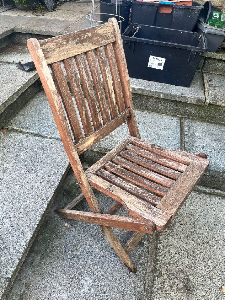 4 wooden outdoor seats