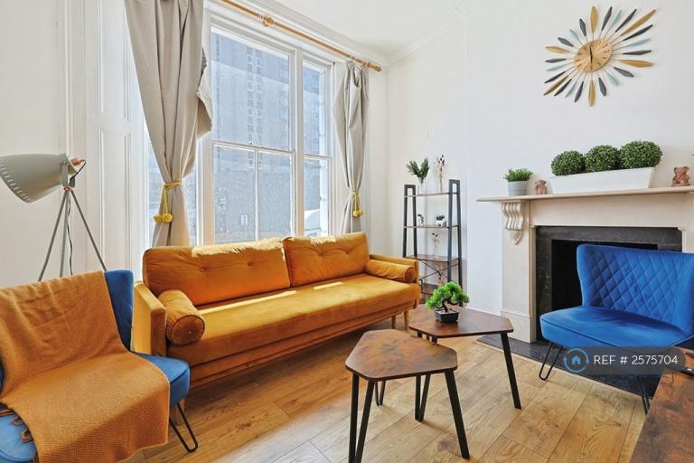 4 bedroom flat in Lillie Road, London, SW6 (4 bed) (#2575704)