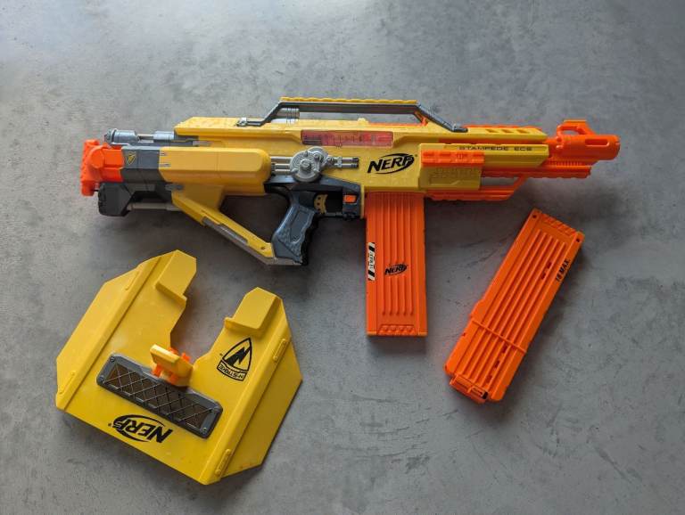 Nerf N-Strike Stampede ECS Blaster Gun, 2 x 18 Dart Magazine Clips, 1 x Blast Shield