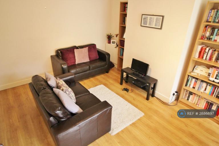 2 bedroom house in Norman View, Leeds, LS5 (2 bed) (#2886697)
