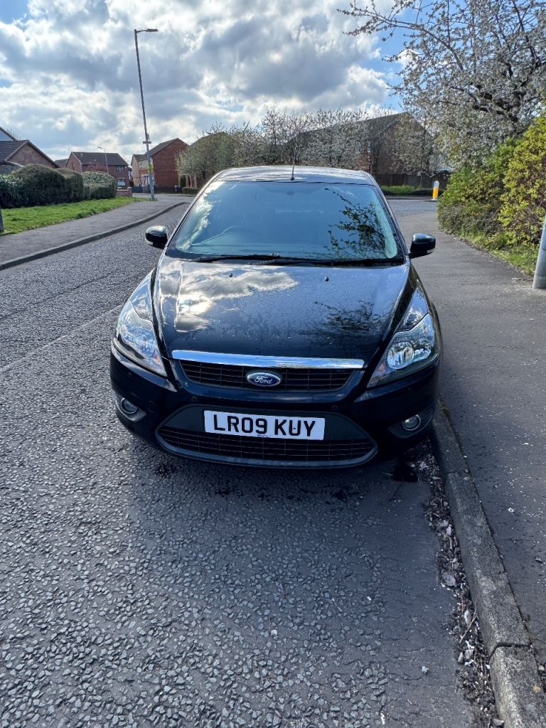 Automatic Ford Focus Zetec 1.6 petrol 5dr