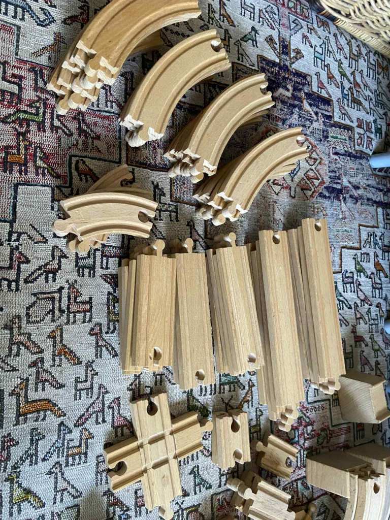 BRIO Wooden Railway Toy Bundle Set (Tracks & Trains)