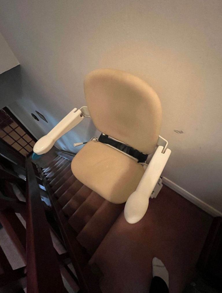 Minivator Simplicity 950 Stairlift – Straight Rail – 4.25m – Dismantled & Ready to Collect