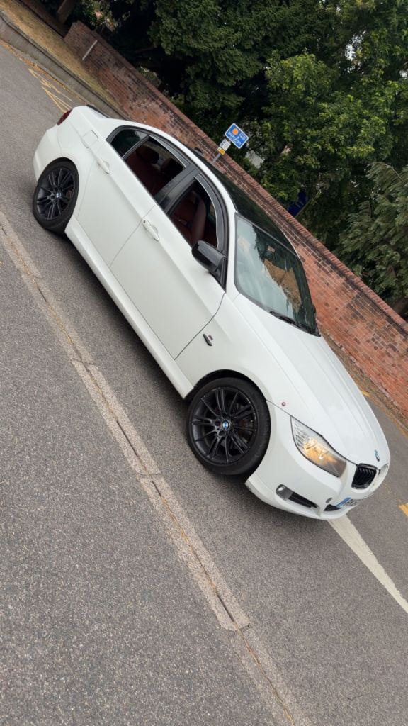 BMW, 3 SERIES, Saloon, 2010, Manual, 1995 (cc), 4 doors