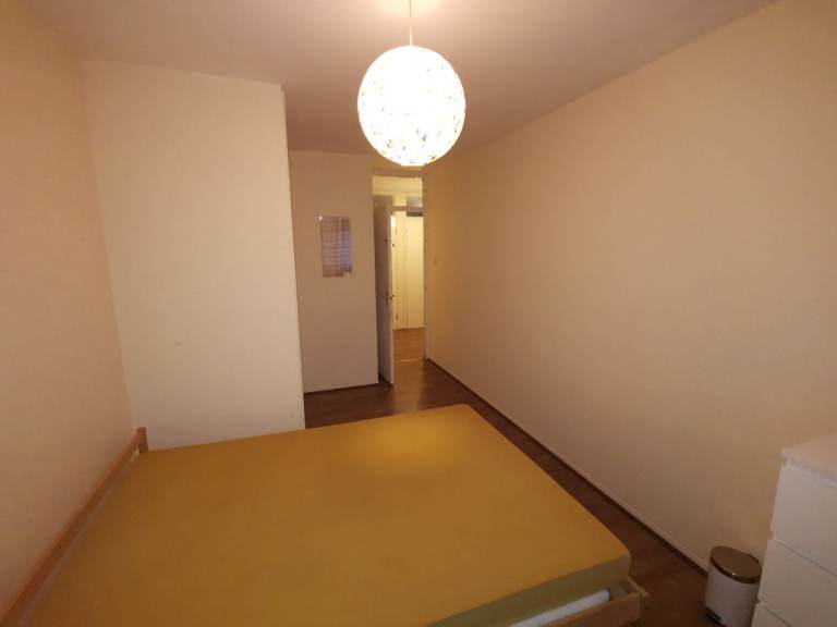 Canary Wharf Isle of dog area super fast WiFi room to let 