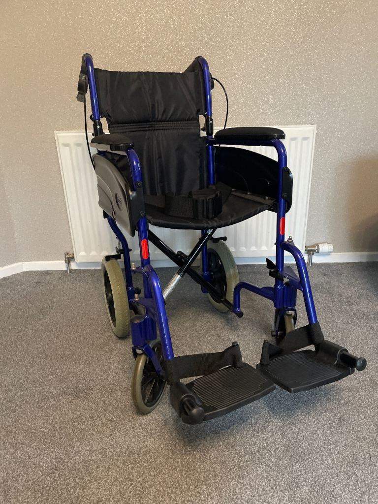 Invacare alulite assistance wheelchair, lightweight and compact 35 cms seat width