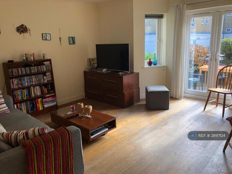 2 bedroom flat in Shoreditch, London, E2 (2 bed) (#2897124)