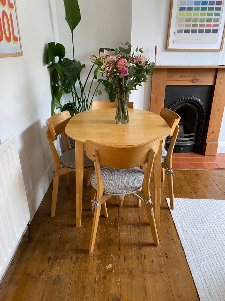 Dining table and 4 x chair set 
