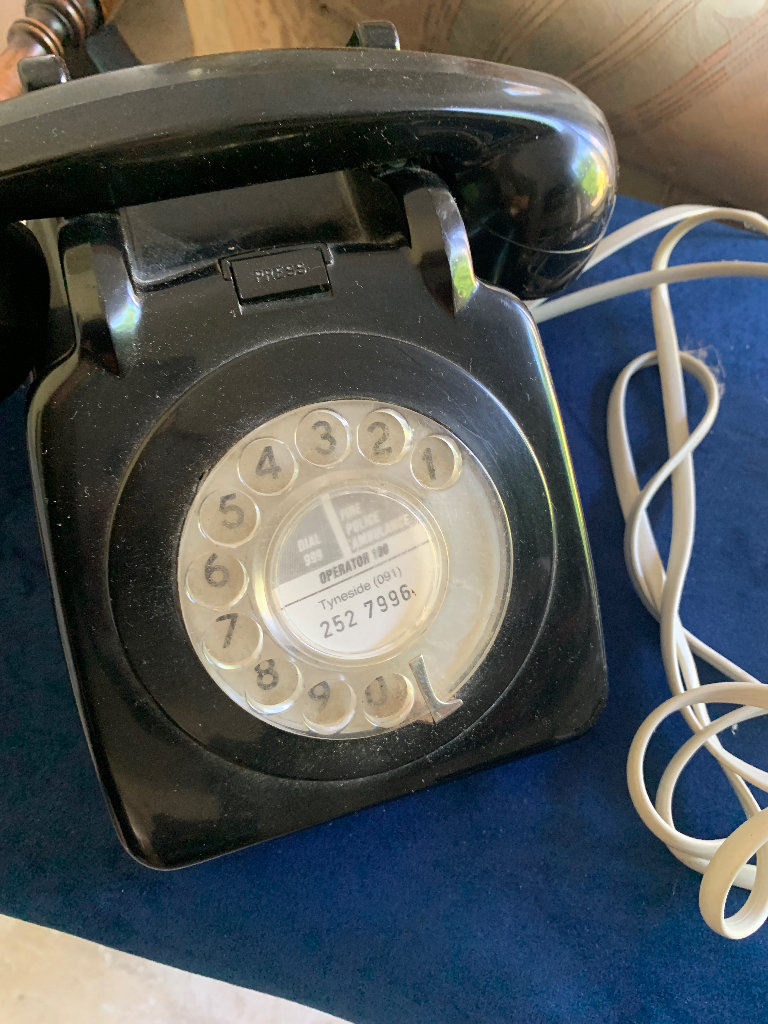 Vintage working black GPO dial phone Tyneside number 