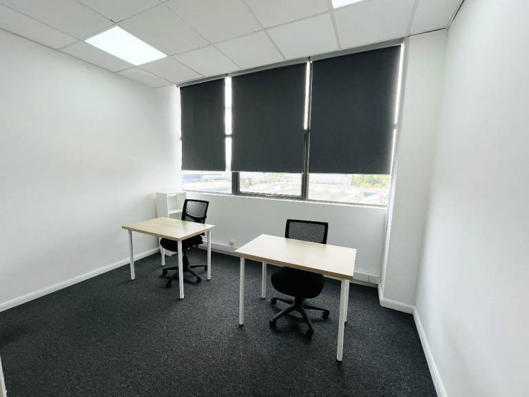 Small Office / Beauty Studio to rent in Park Royal NW10