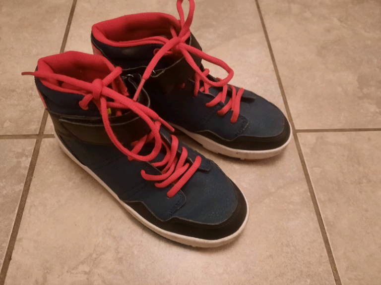 Superman size 35 boots