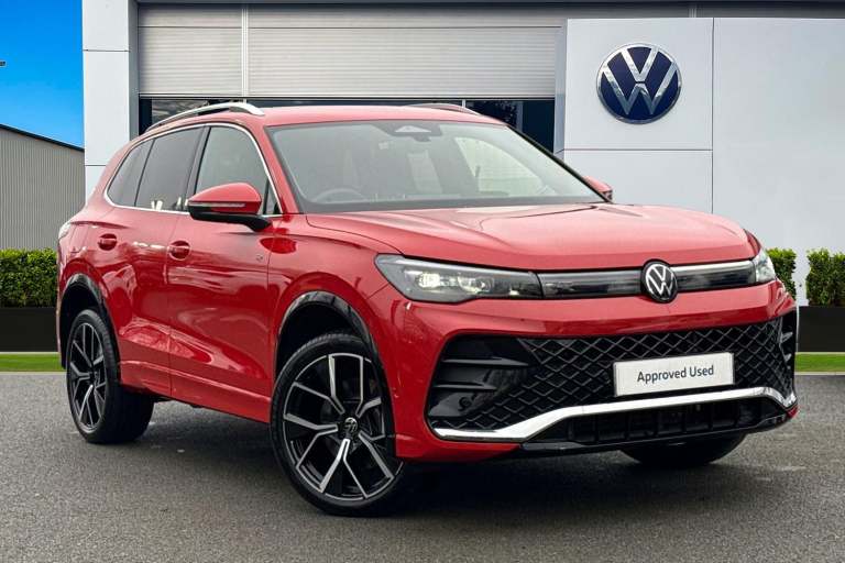 2024 Volkswagen Tiguan 1.5 TSI 272 eHybrid R-Line 5dr DSG | Heated Seats | ACC | NAV SUV PETROL/E...