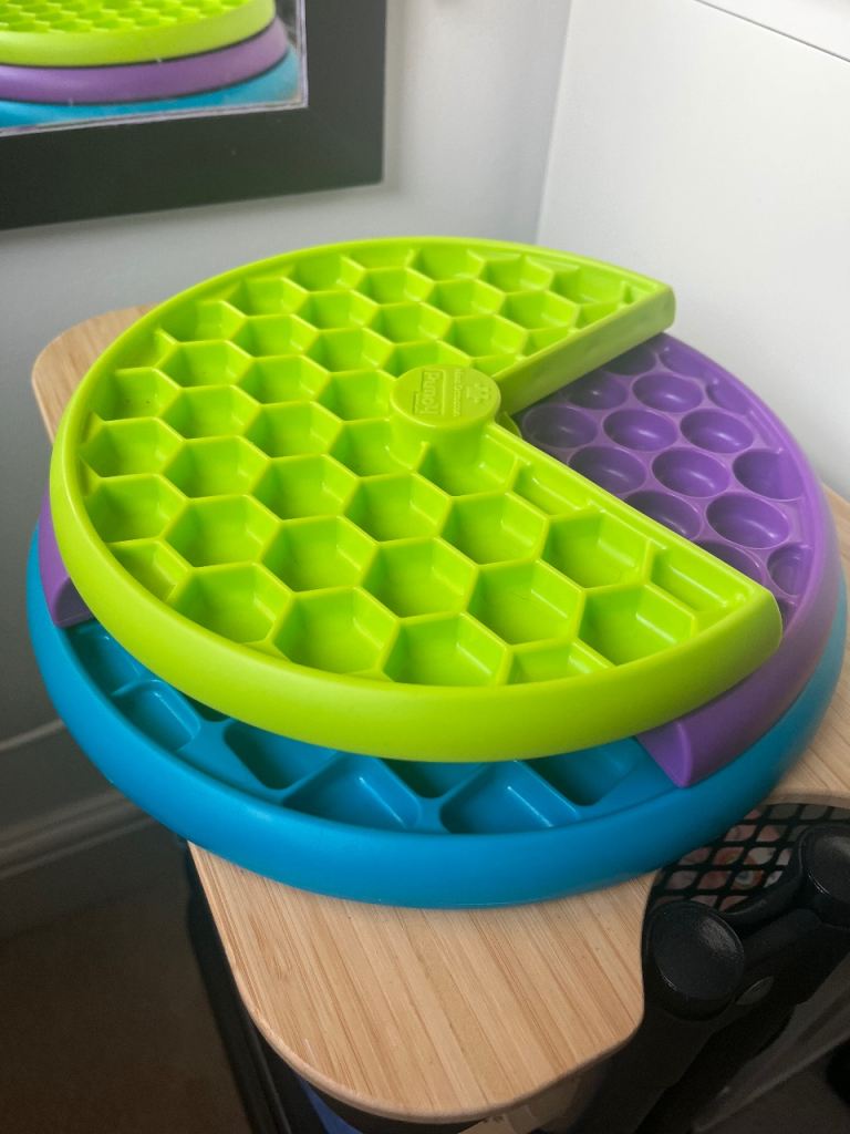 Interactive dog feeding puzzle - 3 tier, outward 