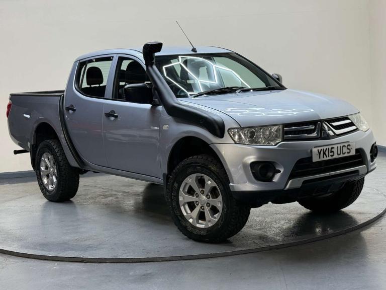 2015 Mitsubishi L200 2.5 L200 4Work LWB Double Cab DI-D 4x4 4WD 5dr Pickup Diesel Manual