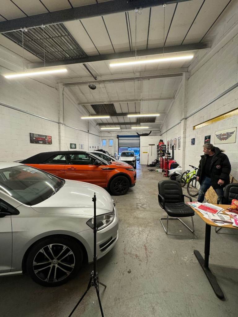 Unit to let, great location with parking, close to M1 and Bulwell town centre no motor trade pls 