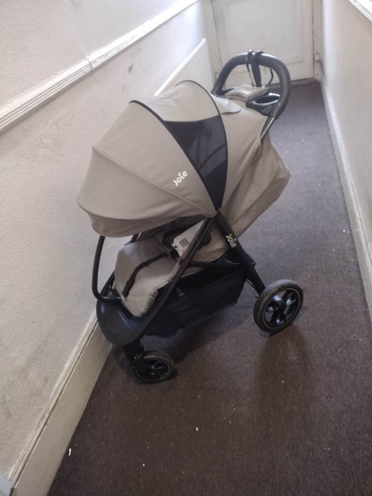 Joie push chair 