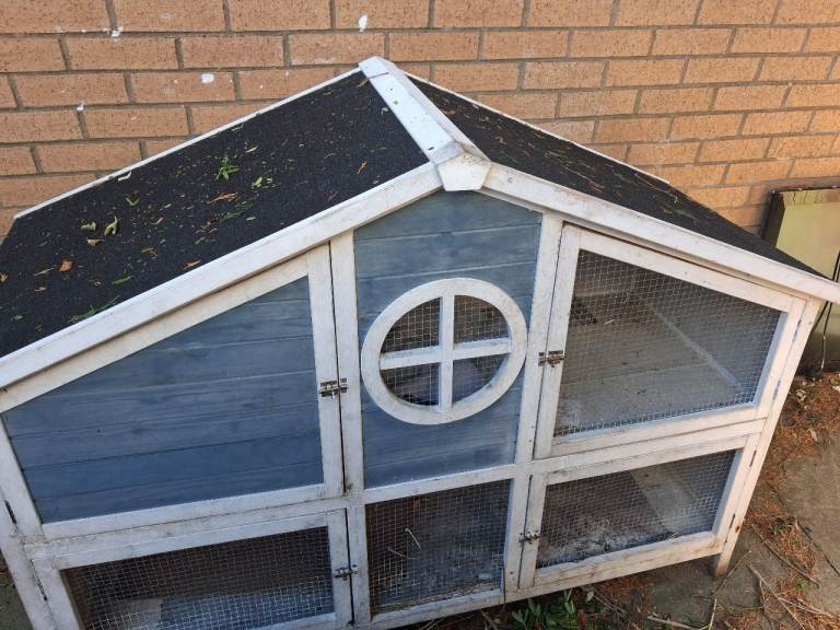 Rabbit hutch