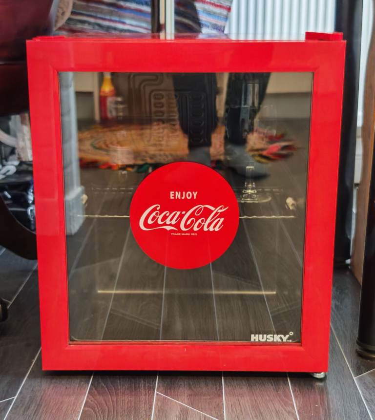 Fridge, mini fridge, bar fridge (Coca-Cola)