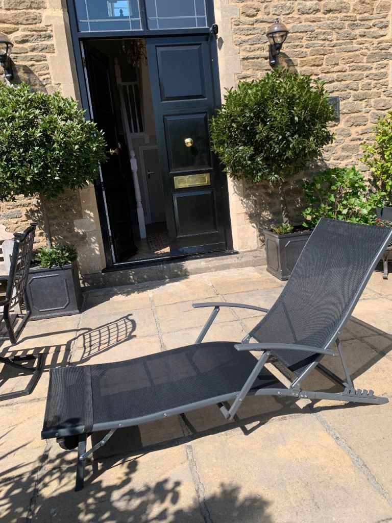 Sun loungers