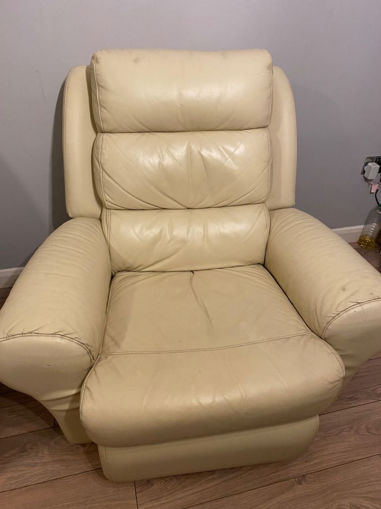 Recliner chair single £40