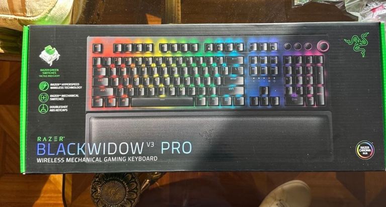 Blackwidow v3 Pro wireless gaming keyboard 