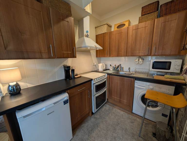 Charming 1-Bedroom City-Centre Flat – Available Now!