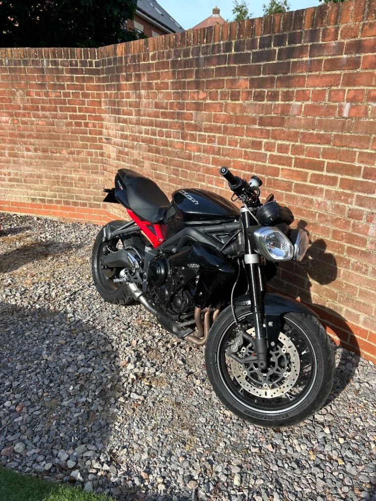 Triumph, STREET, 2014, 675 (cc)