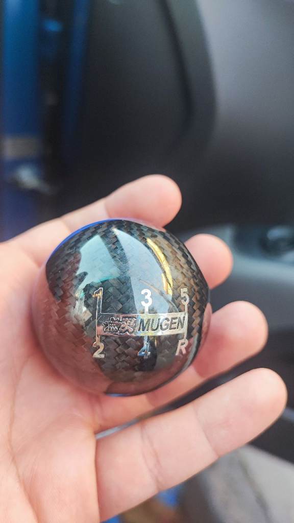 Mugen universal Carbon Fiber Gear Knob – Stylish 5-Speed Manual Car Accessory