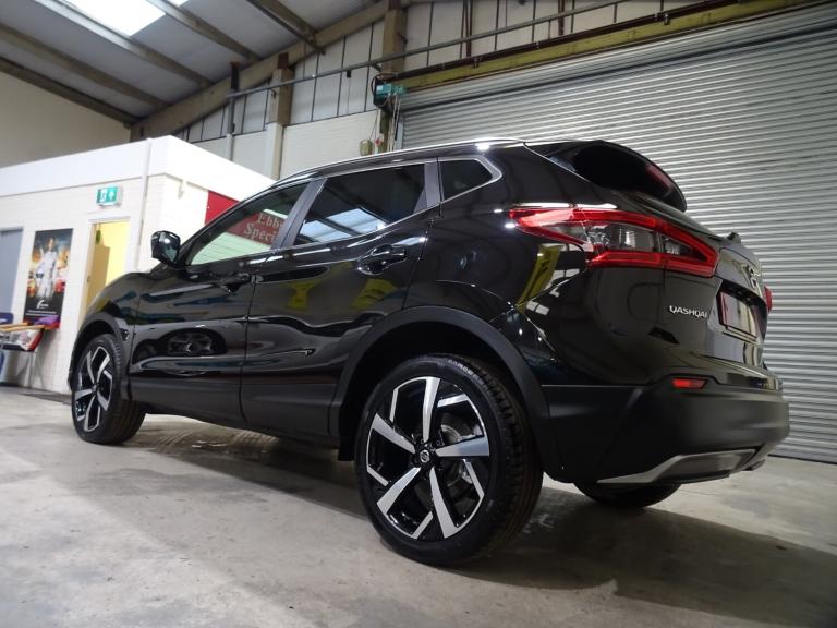 2019 Nissan Qashqai 1.3 DiG-T Tekna 5dr **LOW MILEAGE*ONLY 37000 MILES FROM NEW** HATCHBACK Petro...