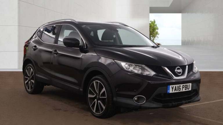 2016 Nissan Qashqai 1.6 DiG-T Tekna 5dr ++ PANROOF / 1 OWNER / 10 SERVICES / ULEZ ++ HATCHBACK Pe...