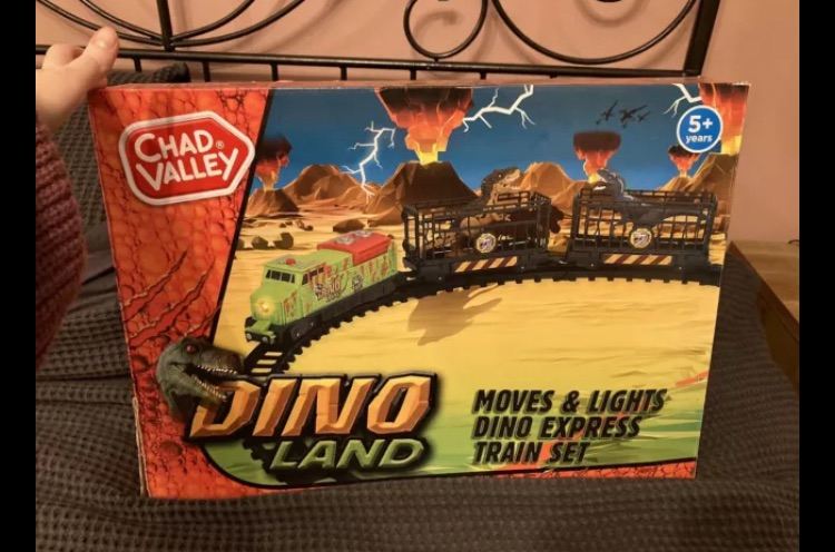 Chad Valley Motorized Express Train Set with 2 Jurassic Dinosaurs. Large Playset