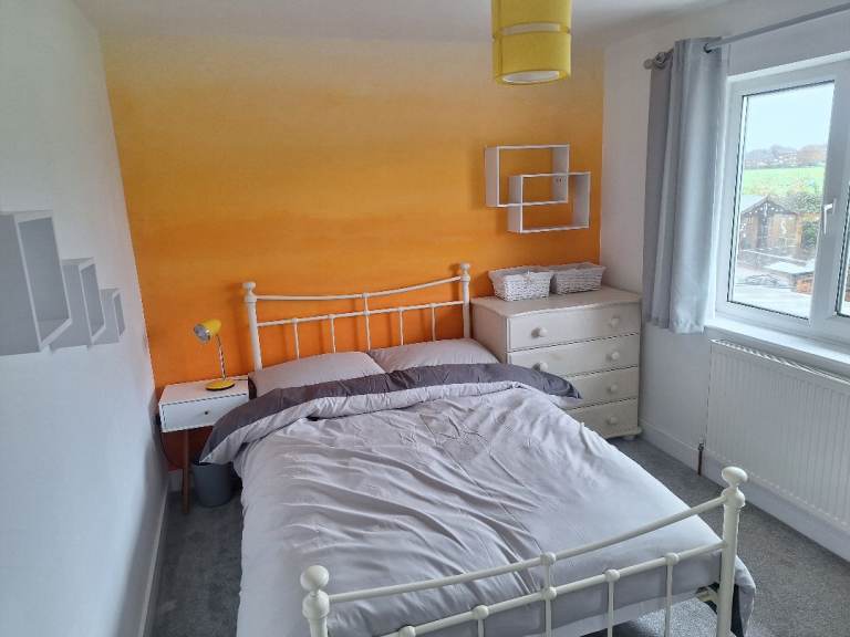 Double room to let