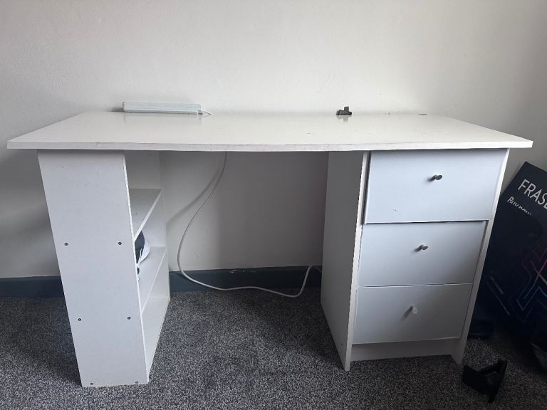 Desk and chair 