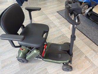 🚨 Brand New Eezy-Fold Lithium Folding Mobility Scooter (Green) – In Stock Now! 🚨