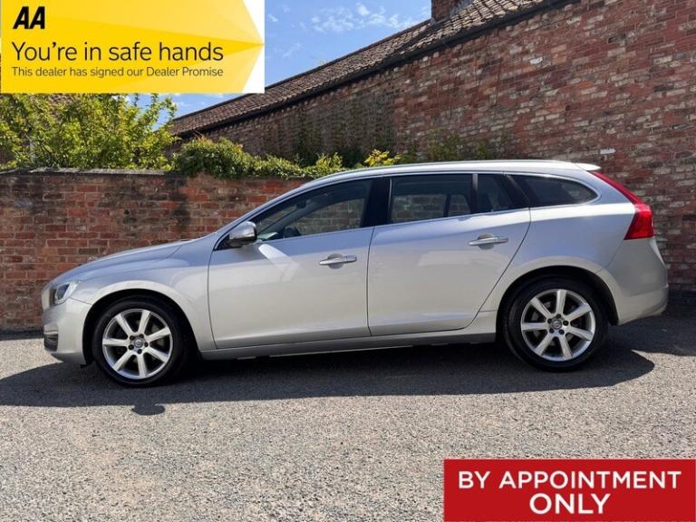 Volvo V60 D3 SE LUX NAV++LOW MILEAGE++