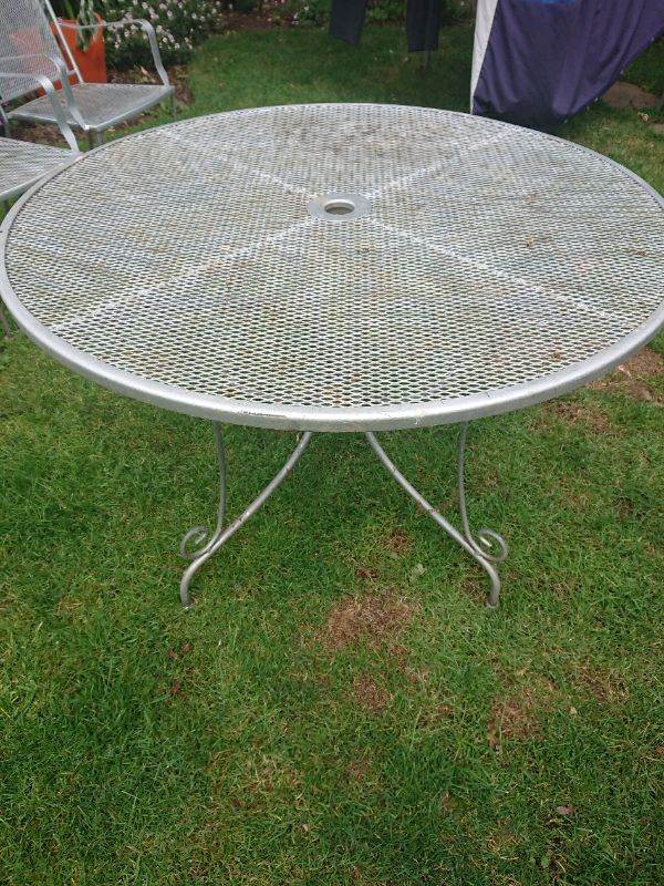Metal Table and chairs