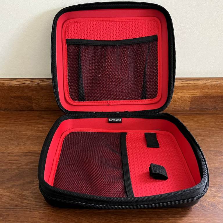 Tomtom SatNav black hard case, zip & carry handle. CASE ONLY. £5 ovno. Can post.