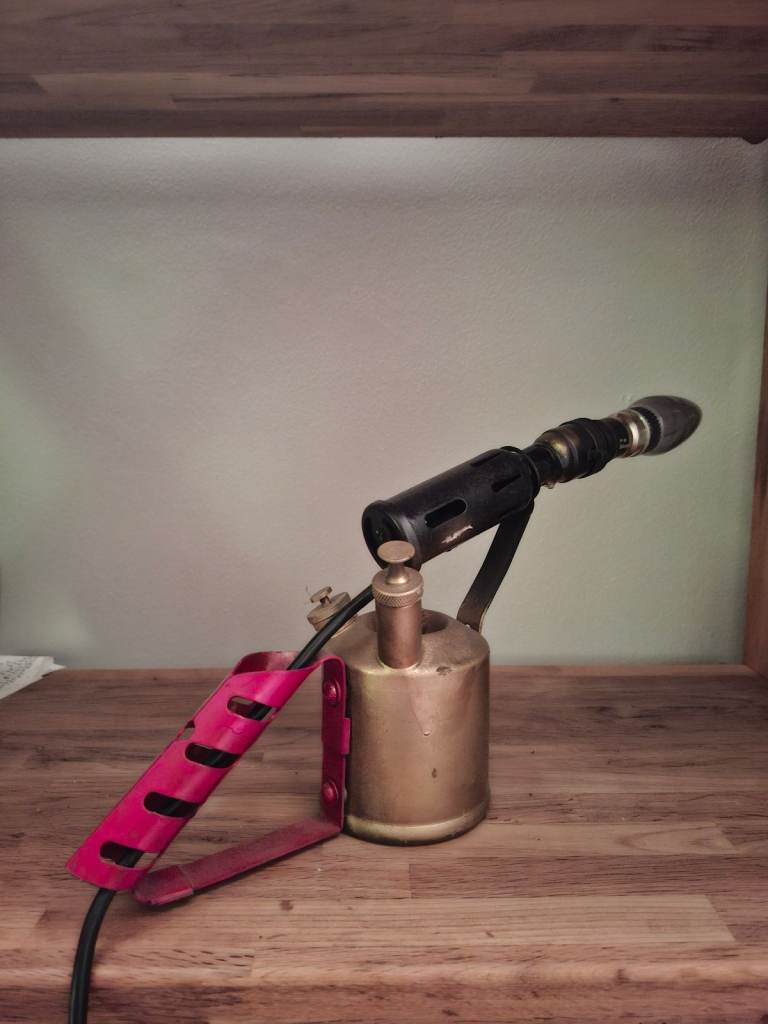 Blow torch lamp 