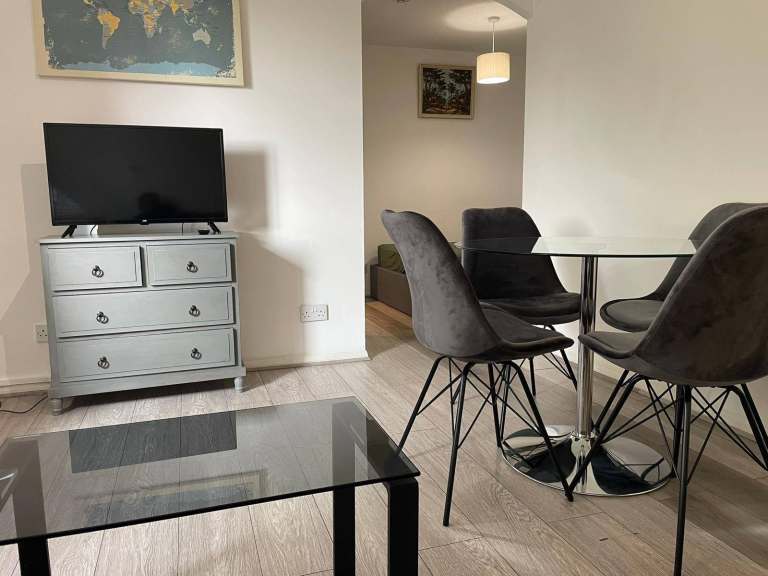 🌈Modern 1-Bed Flat in Beautiful Residential Canada Water | SE16🍃