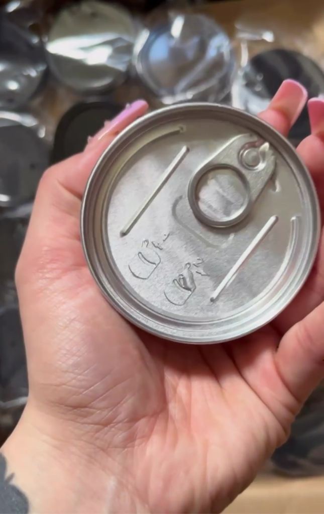 Self seal tuna cans ring pull 