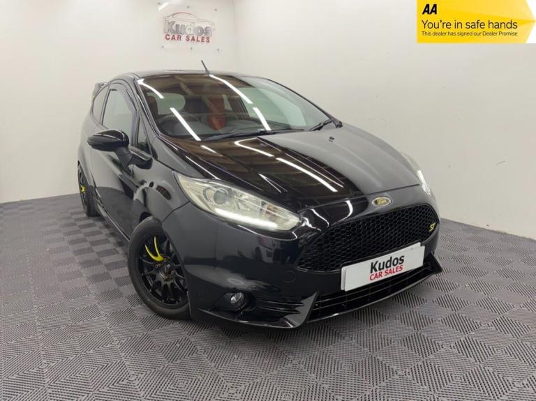 2017 Ford Fiesta 1.6 ST-3 3dr - 67000 miles - NAV - CRUISE - REAR SENSORS - FSH HATCHBACK Petrol ...