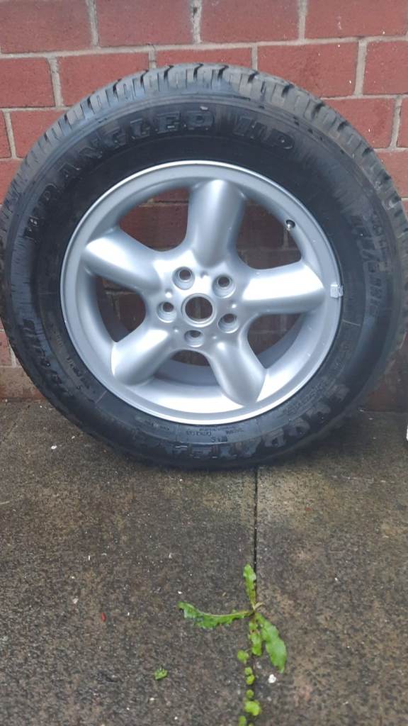 Tyre and wheel