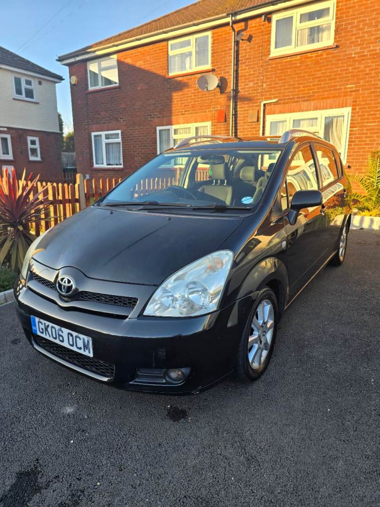 Toyota Corolla Verso 2.2. 7xseater MPV with dvd player