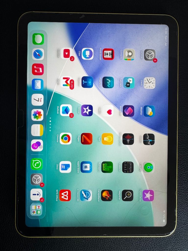 Apple iPad with Yellow Protective Case – Good Condition