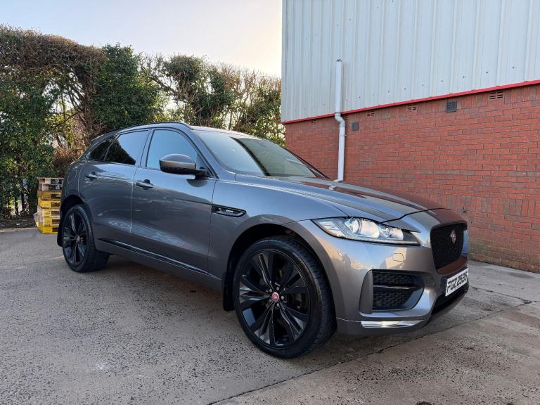 2017 Jaguar F-PACE 2.0 D 180BHP *** HUGE SPEC  AWD R - SPORT EDITION *** AUTO