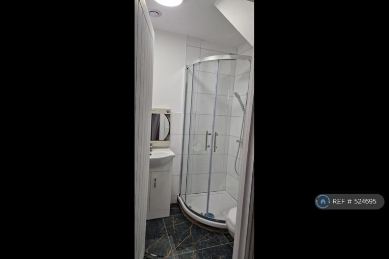 4 bedroom house in Cartwright Road, Dagenham, RM9 (4 bed) (#524695)