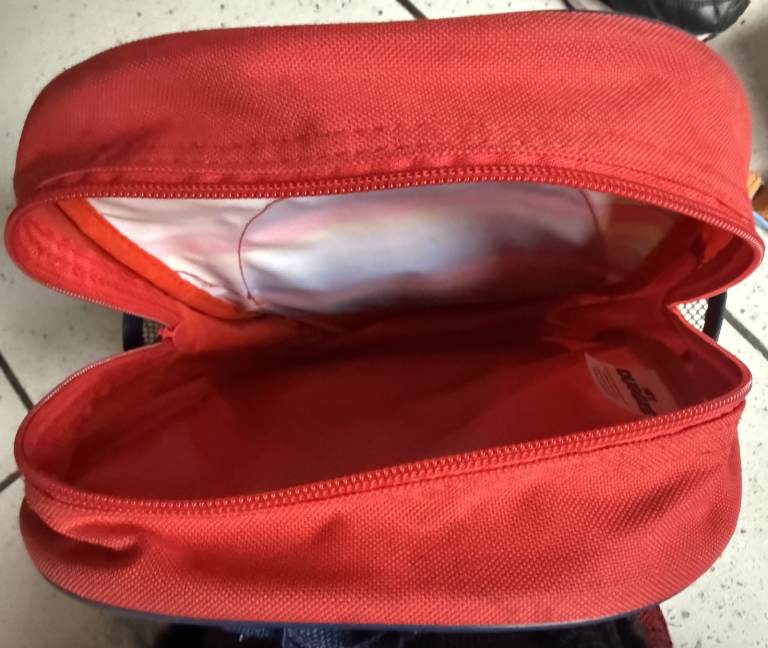 KIDS BACKPACKS HEY DUGGEE DESIGN RED OR BLUE, LITTLE USED ONLY £6 EACH, CAN POST